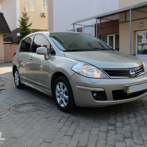 Car Rental Nissan Tiida
