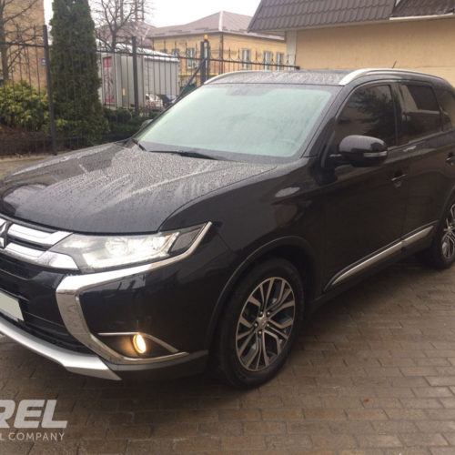 Car rental Mitsubishi Outlander