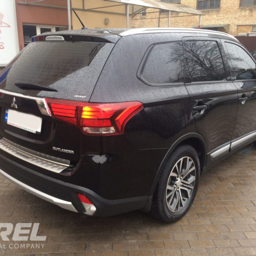 Car rental Mitsubishi Outlander