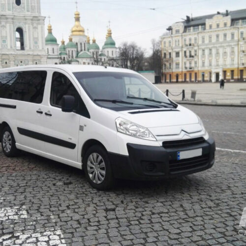 Citroen Jumpy rent a car pirel