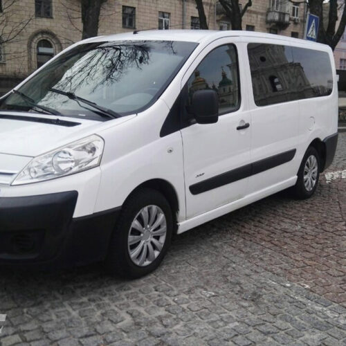 Citroen Jumpy rent a car pirel